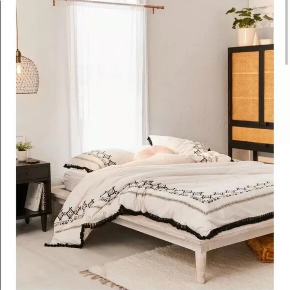 Urban Outfitters Dara Border Print Tassel Duvet Cover sz Full/Queen